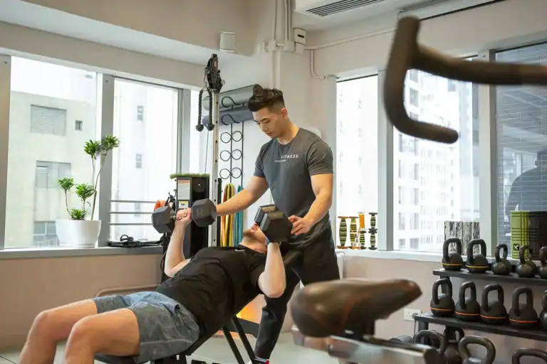 personal trainer in hong kong at a hong kong gym in central